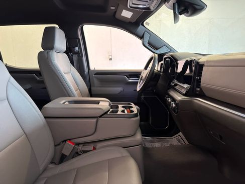 Used 2025 GMC Sierra 1500 SLT image 24