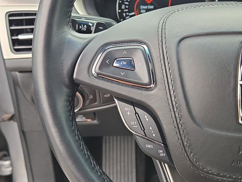 Used 2020 Lincoln MKZ w/ Convenience Package FWD image 28