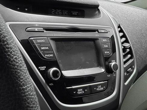 Used 2016 Hyundai Elantra SE w/ Option Group 02 FWD image 13