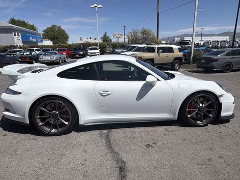 Used 2015 Porsche 911 GT3 RWD image 6