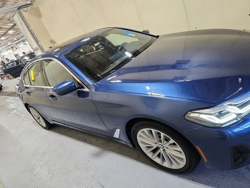 Used 2022 BMW 530i xDrive w/ Premium Package image 3