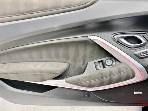 Used 2019 Chevrolet Camaro ZL1 image 15