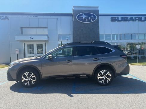 Used 2021 Subaru Outback Limited XT AWD/4WD image 3