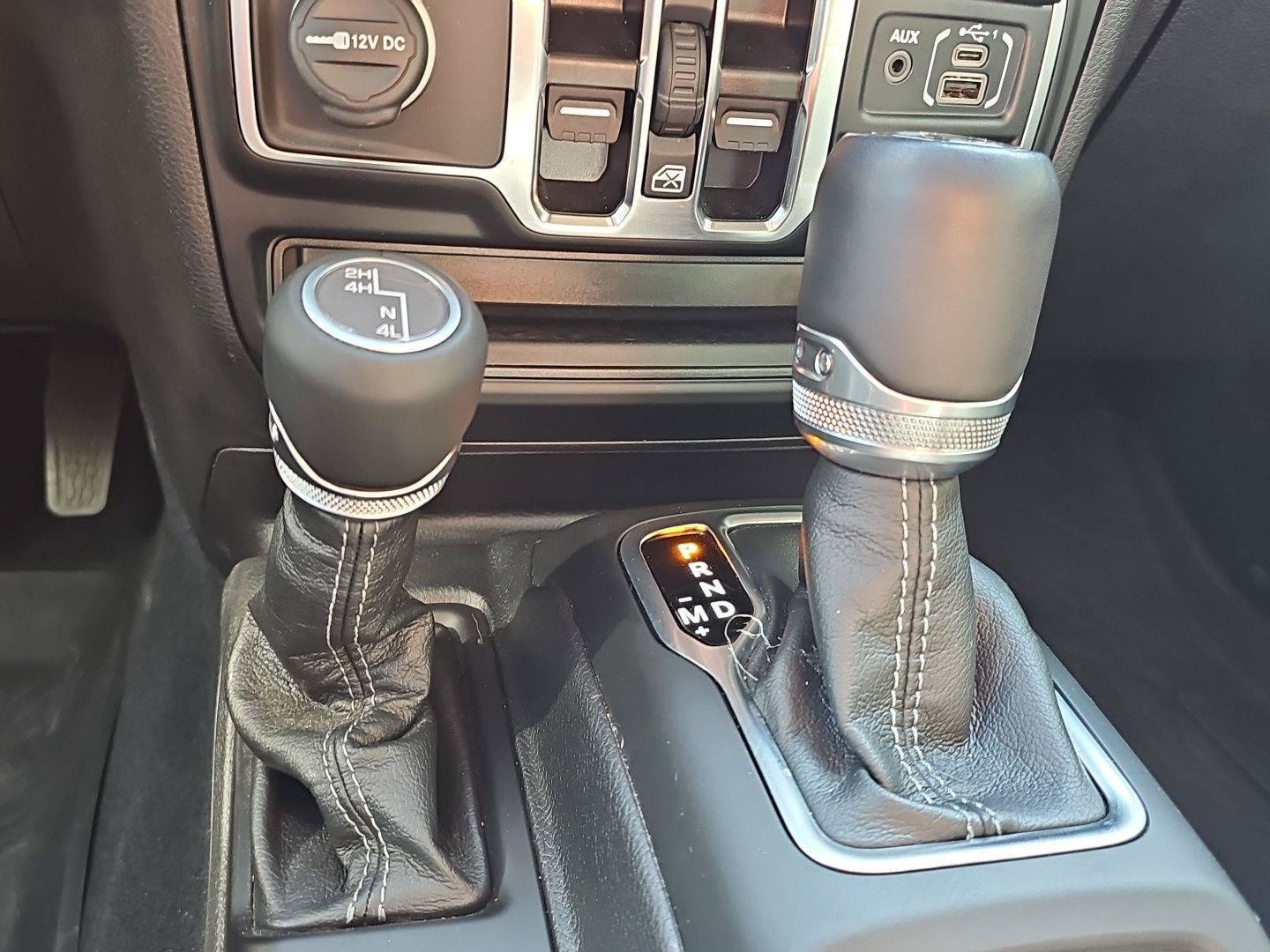 Used 2024 Jeep Wrangler Unlimited Sahara AWD/4WD image 21
