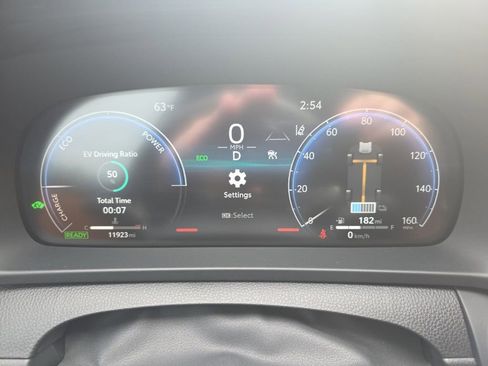 Used 2025 Toyota Crown Signia XLE image 23