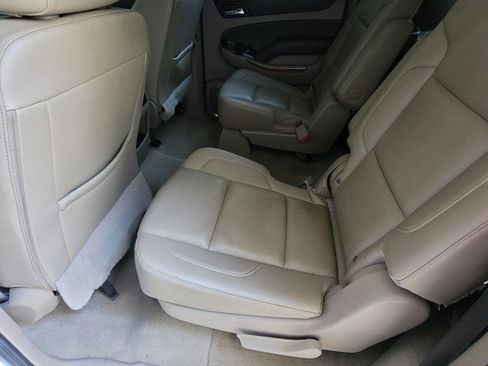 Used 2020 Chevrolet Suburban Premier RWD image 8