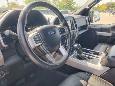 Used 2020 Ford F150 Lariat image 11