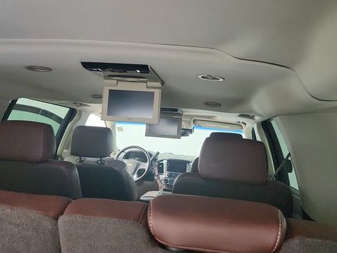 Used 2018 Chevrolet Suburban Premier AWD/4WD image 20