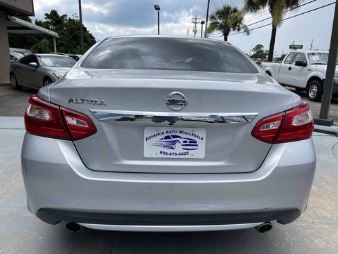 Used 2017 Nissan Altima 2.5 S w/ Power Driver Seat Package FWD image 5