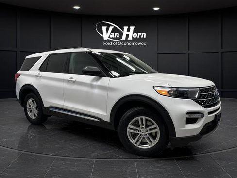 Used 2023 Ford Explorer XLT AWD/4WD image 1