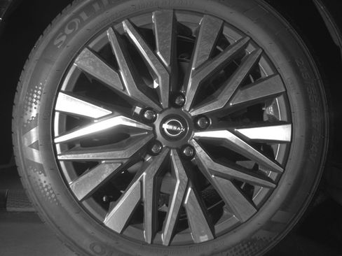 Used 2025 Nissan Altima 2.5 SV FWD image 18