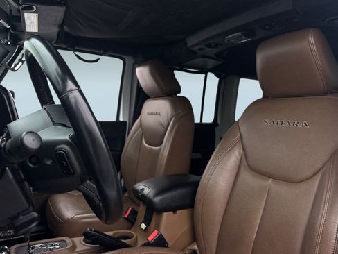 Used 2016 Jeep Wrangler Unlimited Sahara w/ Connectivity Group image 23