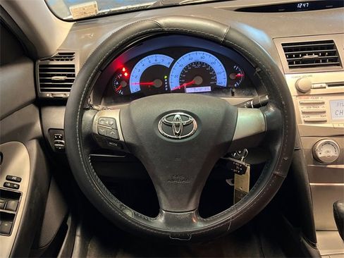 Used 2011 Toyota Camry SE image 17