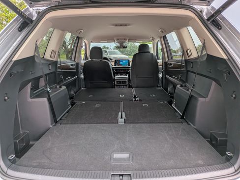Used 2026 Volkswagen Atlas SE FWD image 13