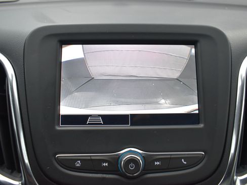 Used 2022 Chevrolet Equinox LS w/ LS Convenience Package FWD image 17