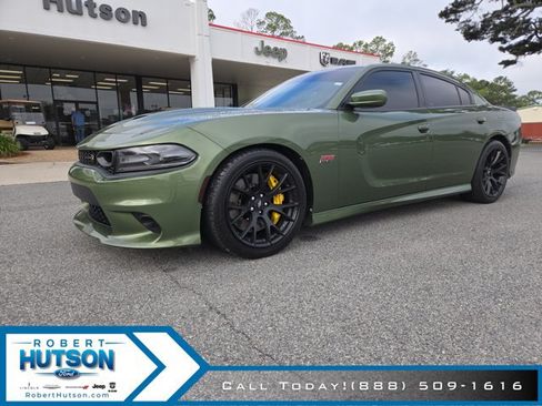 Used 2019 Dodge Charger Scat Pack w/ Dynamics Package RWD image 2