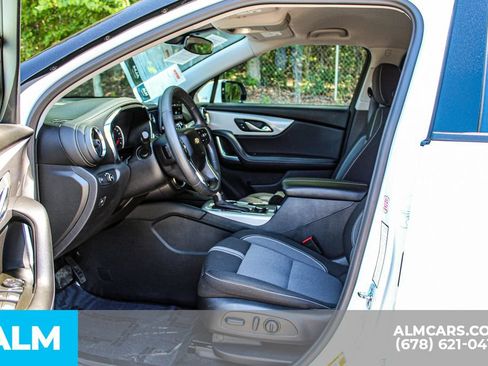 Used 2025 Chevrolet Blazer LT FWD image 17