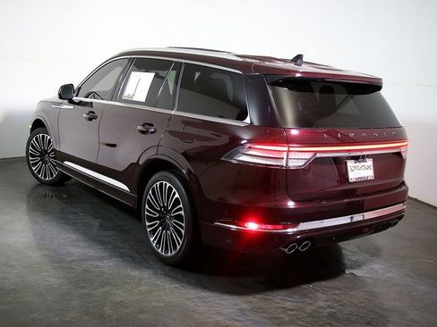 Used 2023 Lincoln Aviator Black Label w/ Class IV Trailer Tow Package image 2