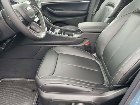 New 2026 Jeep Grand Cherokee L Limited RWD image 10