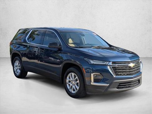 Used 2023 Chevrolet Traverse LS FWD image 3
