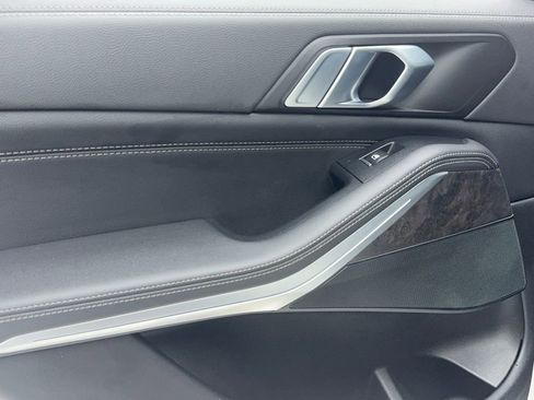 Used 2022 BMW X5 xDrive40i w/ M Sport Package image 42