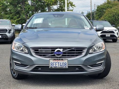 Used 2018 Volvo S60 T5 Inscription w/ Technology Package FWD image 3