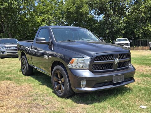 Used 2013 RAM 1500 Express RWD image 1