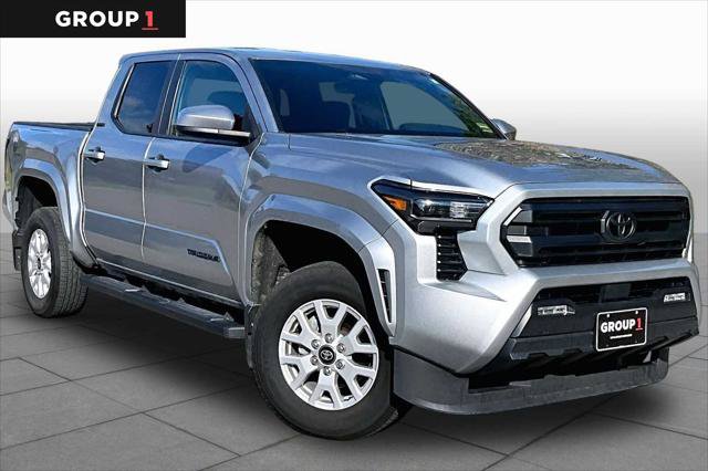 Certified 2025 Toyota Tacoma SR5 AWD/4WD image 4
