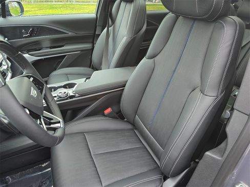 New 2026 Cadillac Lyriq Premium Luxury image 23