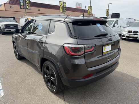Used 2020 Jeep Compass Latitude FWD image 5