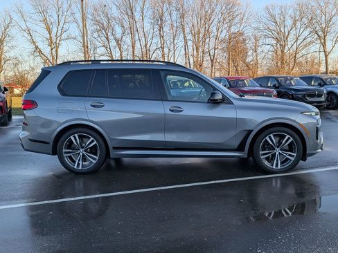 Used 2025 BMW X7 M60i w/ Climate Comfort Package image 6