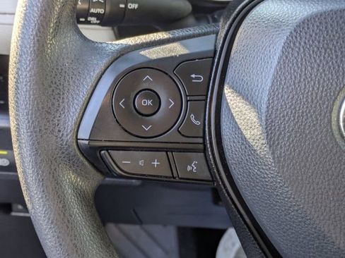 Used 2021 Toyota RAV4 XLE image 22