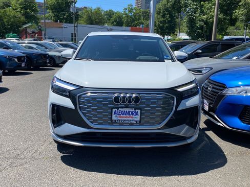 Used 2023 Audi Q4 e-tron Premium Plus w/ Premium Plus AWD/4WD image 5