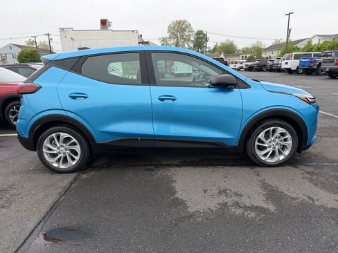New 2027 Chevrolet Bolt LT w/ Comfort Package FWD image 9