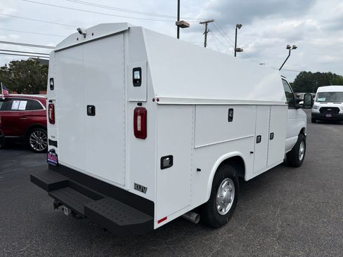New 2026 Ford E-350 and Econoline 350 Super Duty w/ Power Equipment Group RWD image 3