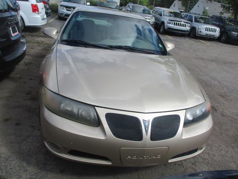 Used 2005 Pontiac Bonneville SLE image 2