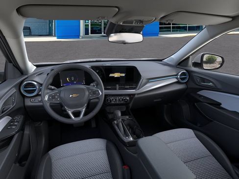 New 2026 Chevrolet Trax LT w/ Driver Confidence Package FWD image 15