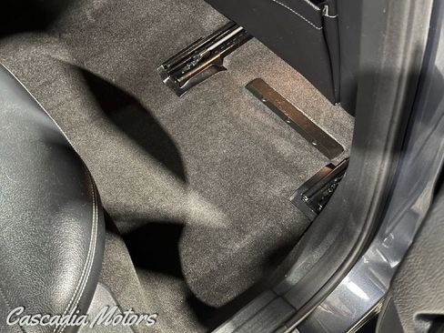 Used 2014 Mercedes-Benz E 550 4MATIC Sedan image 26