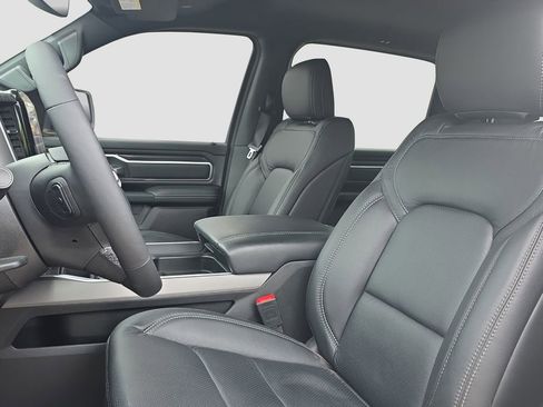 Used 2025 RAM 1500 Big Horn AWD/4WD image 7