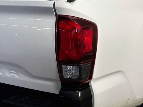 Used 2022 Toyota Tacoma SR RWD image 34