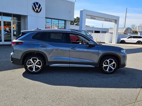 New 2026 Volkswagen Tiguan SE image 15