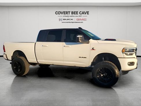 Used 2024 RAM 2500 Laramie w/ Night Edition image 12