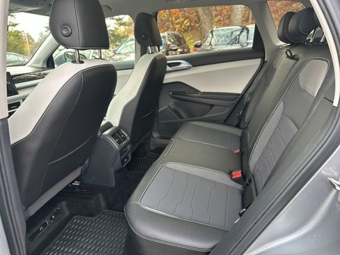 New 2025 Volkswagen Taos SE image 25