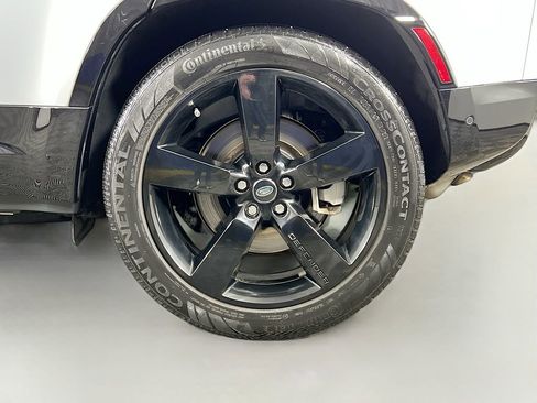 Used 2023 Land Rover Defender 110 X-Dynamic SE AWD/4WD image 33