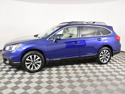 Used 2017 Subaru Outback 2.5i Limited AWD/4WD image 9