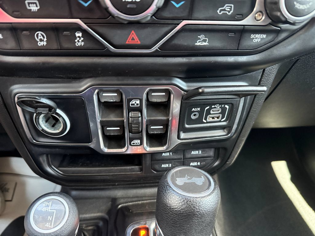 Used 2021 Jeep Wrangler Unlimited Sport AWD/4WD image 29