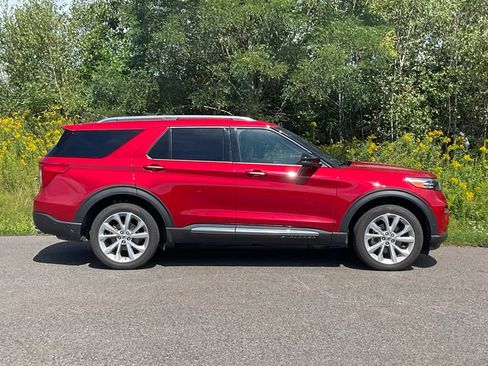 Used 2024 Ford Explorer Platinum w/ Technology Package AWD/4WD image 26