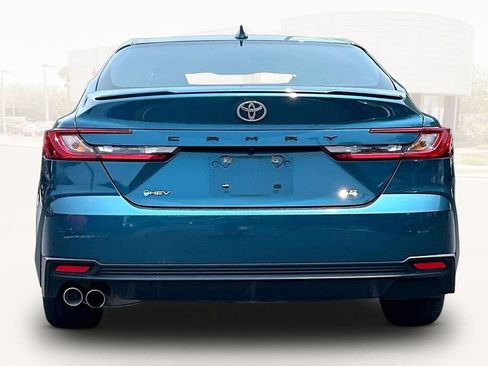 Used 2025 Toyota Camry SE FWD image 5