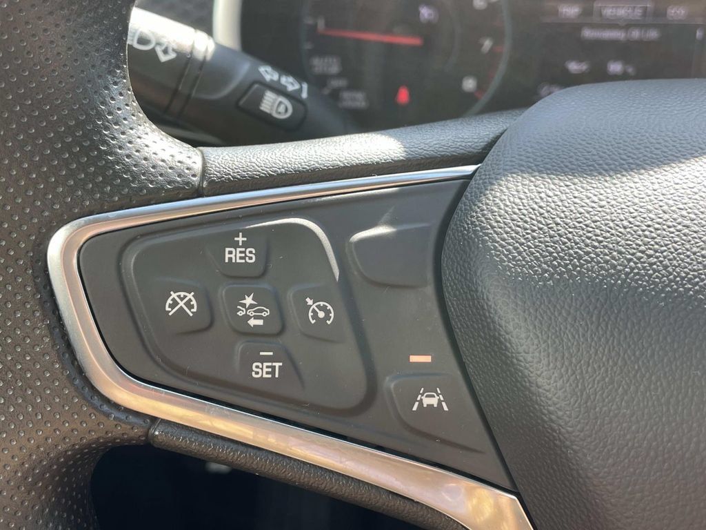 Used 2025 Chevrolet Malibu LT FWD image 22