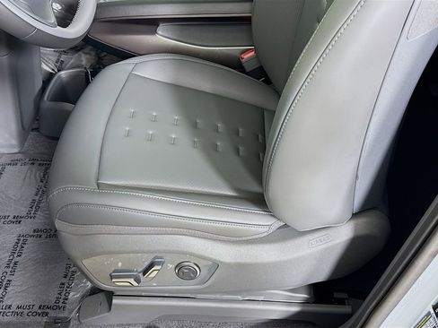 New 2026 Kia EV9 Wind image 23